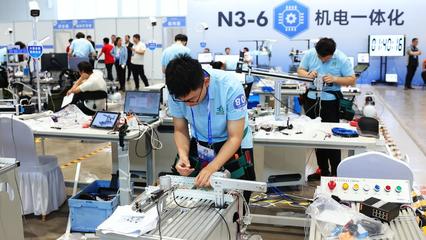 毫厘之間展技藝，智能工廠進(jìn)賽場——106個賽項(xiàng)亮相第二屆山東省職業(yè)技能大賽網(wǎng)絡(luò)技術(shù)開發(fā)